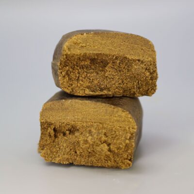 imagen sobre fondo gris de Hash de CBD Jackpot Strawberry 3x filtered by Greenery420